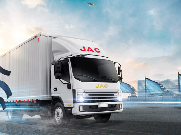 Jac làm chủ hành trình trên mọi nẻo đường.